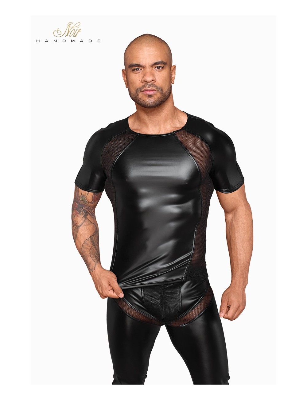 T-shirt wetlook et filet H056