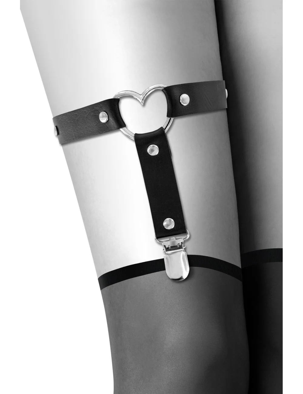 Jarretière noire avec coeur métal et rivets - CC6060090010 Jarretière noire avec coeur métal et rivets - CC6060090010