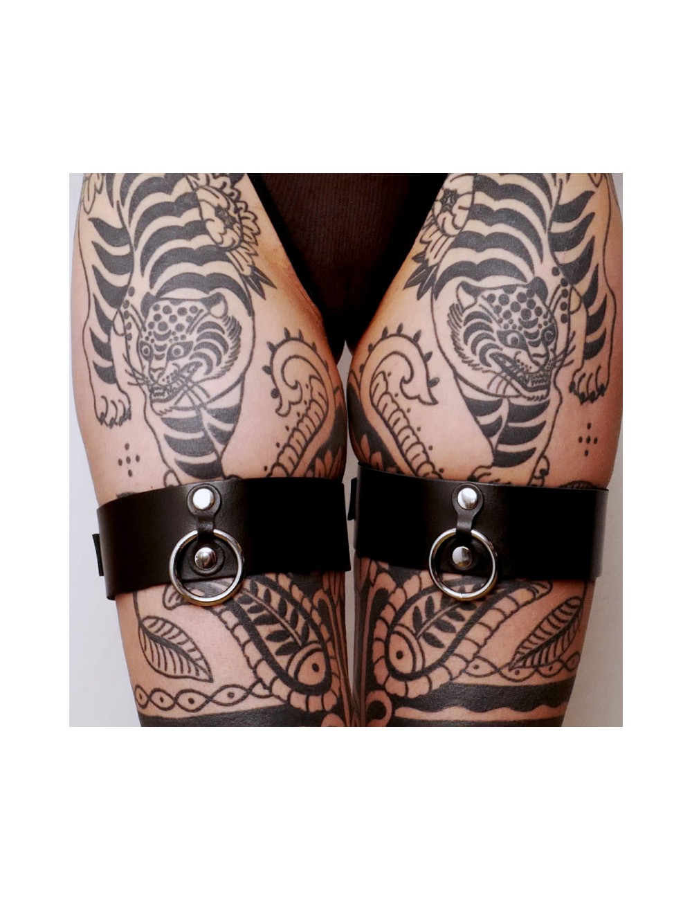 Menottes pour cuisses en cuir Collection Anneaux Noir Menottes pour cuisses en cuir Collection Anneaux Noir