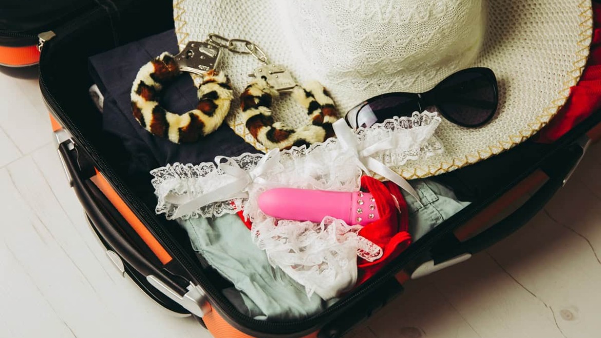 Le Guide Ultime des Sextoys de Voyage : Compacts, Discrets et Parfaits pour vos Escapades Estivales